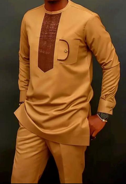 Ensemble brodé pour homme