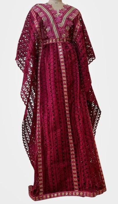Robe traditionnelle dentelé brodé rouge bordeaux
