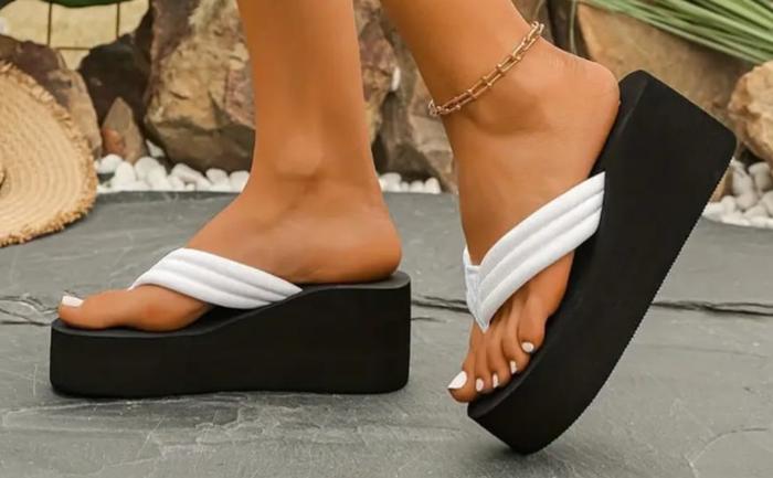 Sandales pour femme légères avec bride texturée, semelle confortable