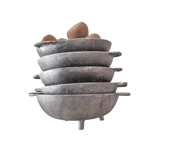 Ustensiles de cuisine Africaine en Aluminium avec un pilon en Bois