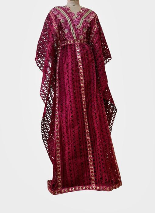 Robe traditionnelle dentelé brodé rouge bordeaux
