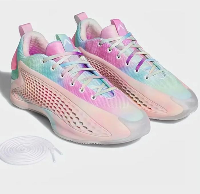 Adidas Boost low-top Baskets- design tiiedye, respirant, semelle antidérapante